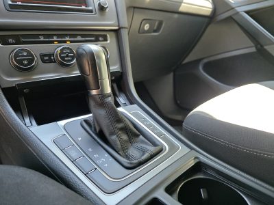 Console centrale et sélecteur de vitesses de la Volkswagen Golf 7