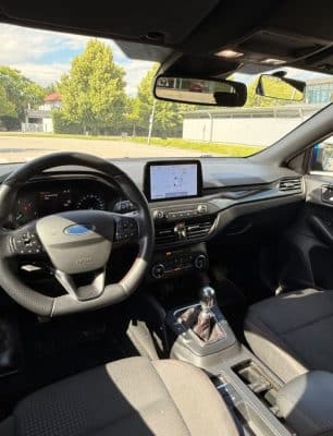 Poste de conduite de la Ford Focus ST-Line vu de dessus