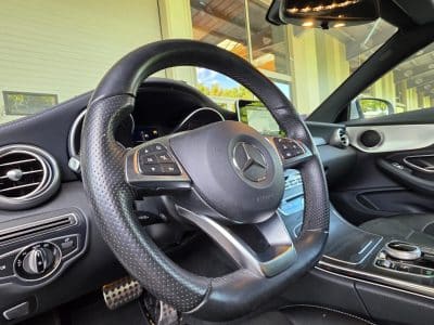 Volant et bloc compteurs de la Mercedes C200 Coupé