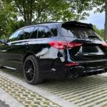 Face arrière de la Mercedes C300 hybride break