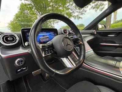 Volant et instrumentation numérique de la Mercedes C300