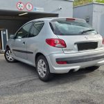 Face arrière de la Peugeot 206+ grise