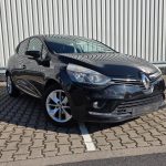 Renault Clio 4 noire vue de trois quarts avant