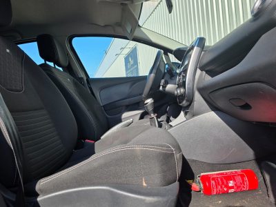 Place conducteur et levier de vitesses de la Renault Clio 4