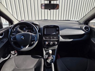 Planche de bord et écran multimédia de la Renault Clio 4