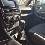 Console centrale, aérateurs et levier de vitesses de la Renault Clio 4