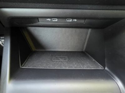 Bac de rangement et recharge à induction de la Volkswagen Golf