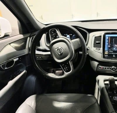 Tableau de bord et écran multimédia du Volvo XC90